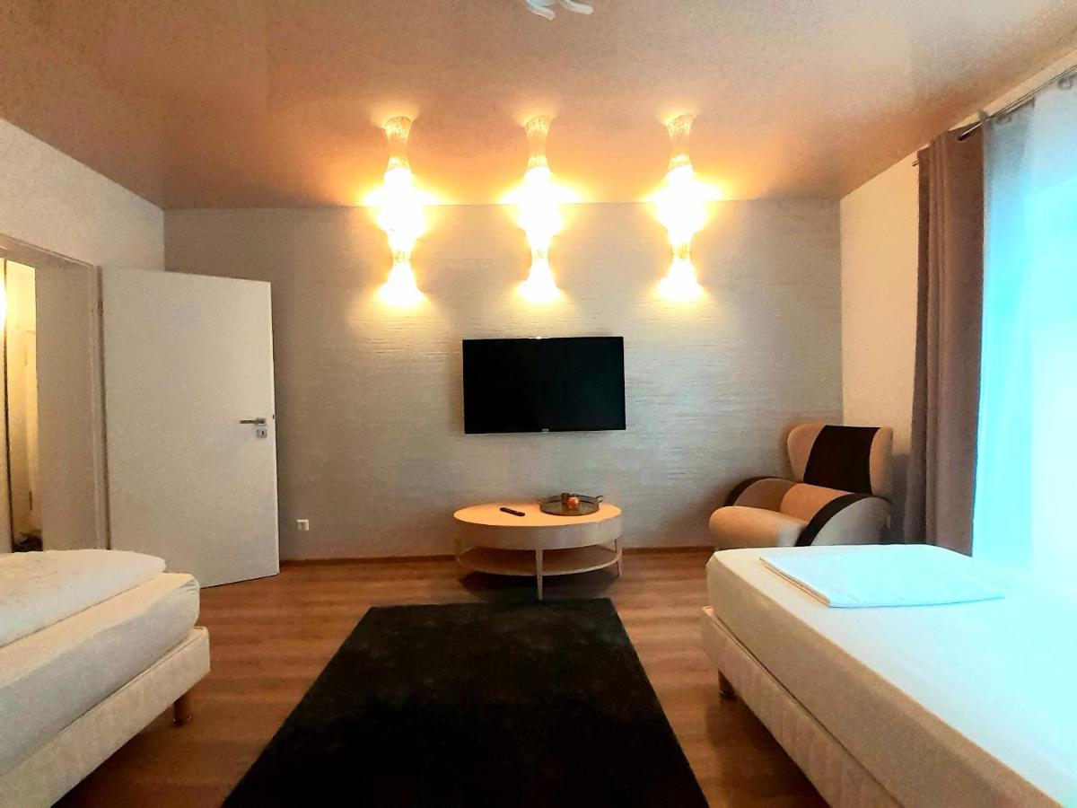 Modernes Apartment Metzingen 2 Reutlingen Exterior photo